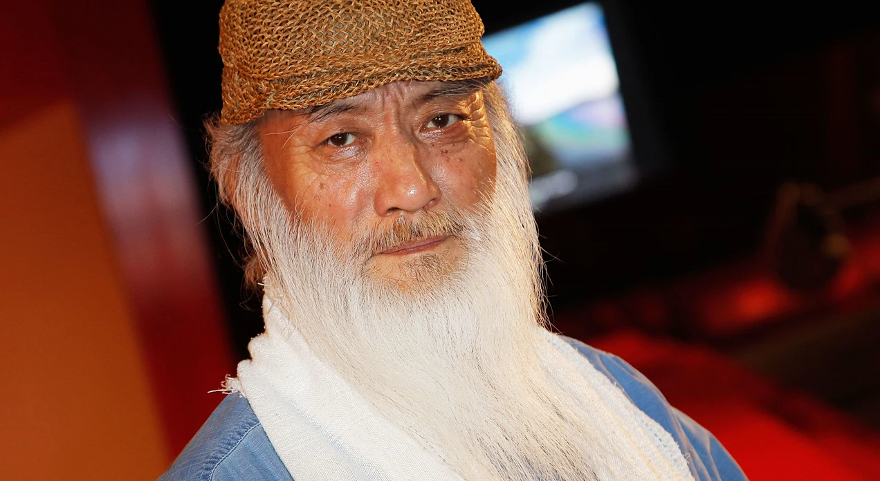 于承惠正面人物像